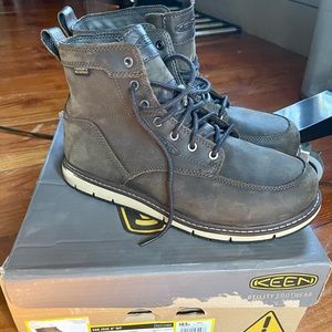 Men’s KEEN leather steel toe boots